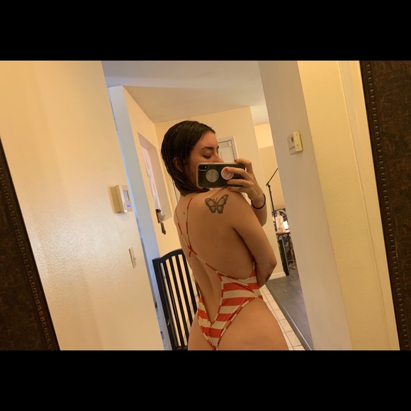 SOLD ON M E R C A R I - Picture 5 of 6